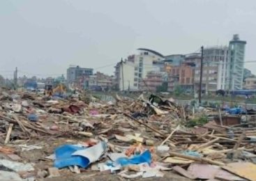 ‘लात्तीले हान्दा पनि भत्किने टहरामा सरकारले पहाडै फोर्ने डोजर चलायो’