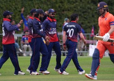 बलिङ, ब्याटिङ र फिल्डिङ कोल्याप्स हुँदा पेचिलो बन्दै नेपालको शीर्ष चार यात्रा