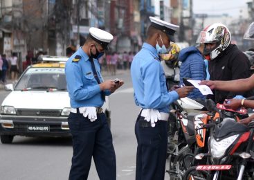 २४ घण्टामा ट्राफिक प्रहरीले गर्यो ८४१ जनालाई कारबाही