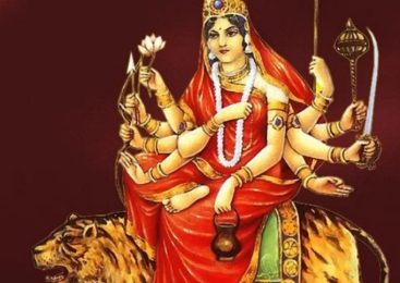 नवरात्रको तेस्रो दिन चन्द्रघण्टा देवीको विशेष पूजा गरिँदै